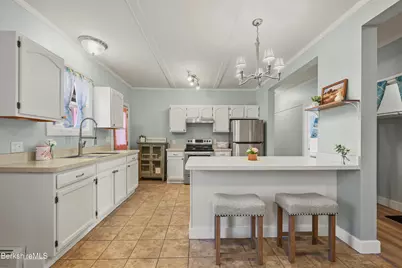 49A Arnold Place, North Adams, MA 01247 - Photo 8