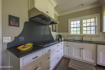 36 Yale Hill Rd, Stockbridge, MA 01262 - Photo 10