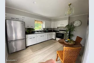 48 Plastics Ave, Pittsfield, MA 01201 - Photo 4
