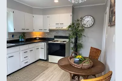 48 Plastics Ave, Pittsfield, MA 01201 - Photo 14