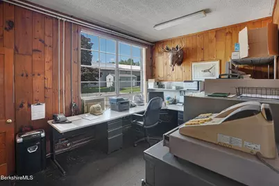 1955 N Main St, Sheffield, MA 01257 - Photo 20