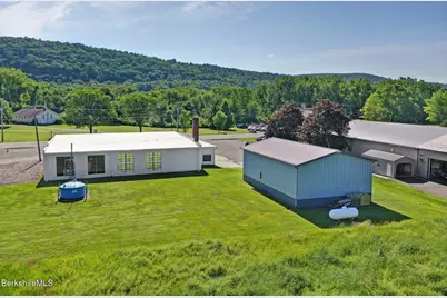 1955 N Main St, Sheffield, MA 01257 - Photo 4