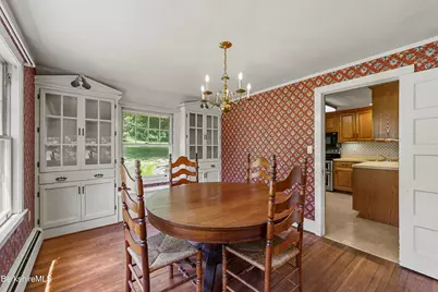 14 Prospect St, Great Barrington, MA 01230 - Photo 10