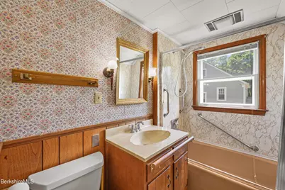 14 Prospect St, Great Barrington, MA 01230 - Photo 20
