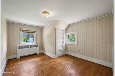 14 Prospect St, Great Barrington, MA 01230 - Photo 18