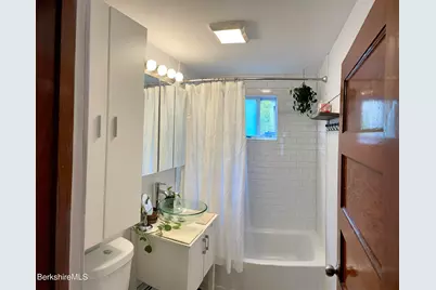 15 Fairfield St, Pittsfield, MA 01201 - Photo 2