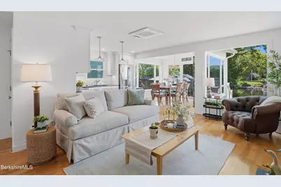 595 Lakeway Dr, Pittsfield, MA 01201 - Photo 10