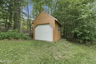 28 Mountain Pond Ln, New Ashford, MA 01237 - Photo 18