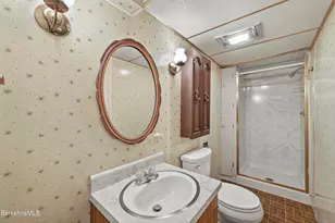560 Crane Ave, Pittsfield, MA 01201 - Photo 32