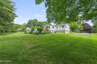 560 Crane Ave, Pittsfield, MA 01201 - Photo 4