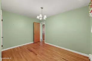 560 Crane Ave, Pittsfield, MA 01201 - Photo 16