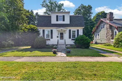 35 Dexter St, Pittsfield, MA 01201 - Photo 2