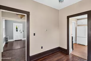35 Dexter St, Pittsfield, MA 01201 - Photo 18