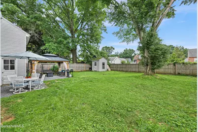 24 Marlboro Dr, Pittsfield, MA 01201 - Photo 42
