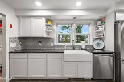 24 Marlboro Dr, Pittsfield, MA 01201 - Photo 26
