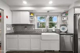 24 Marlboro Dr, Pittsfield, MA 01201 - Photo 26