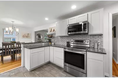 24 Marlboro Dr, Pittsfield, MA 01201 - Photo 22