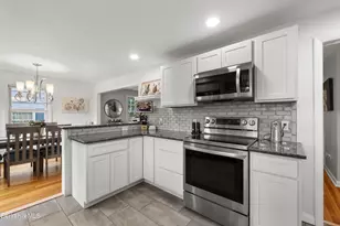 24 Marlboro Dr, Pittsfield, MA 01201 - Photo 22