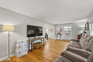 24 Marlboro Dr, Pittsfield, MA 01201 - Photo 12