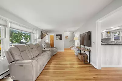 24 Marlboro Dr, Pittsfield, MA 01201 - Photo 8