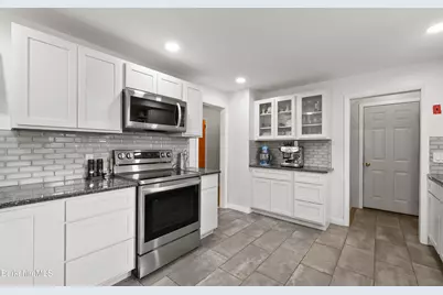 24 Marlboro Dr, Pittsfield, MA 01201 - Photo 20