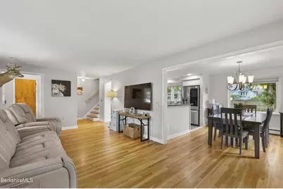 24 Marlboro Dr, Pittsfield, MA 01201 - Photo 6
