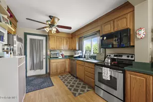 4 Garden St, Pittsfield, MA 01201 - Photo 4