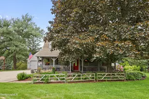 135 East St, Lee, MA 01238 - Photo 4