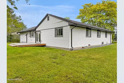 73 Candlewood Dr, Williamstown, MA 01267 - Photo 2