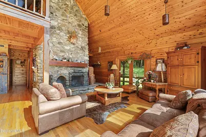 87 Old Orebed Rd, Lanesborough, MA 01237 - Photo 8