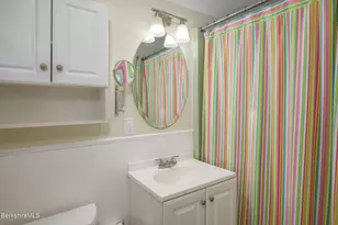 124 Elm St, Williamstown, MA 01267 - Photo 28