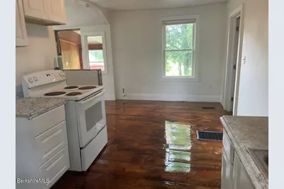 21 Woodleigh Rd, Pittsfield, MA 01201 - Photo 2