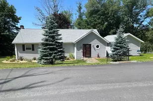 29 Grove Ave, Lanesborough, MA 01237 - Photo 1