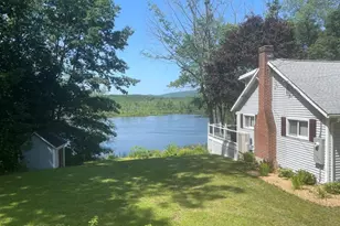 29 Grove Ave, Lanesborough, MA 01237 - Photo 4