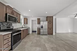 395 Cheshire Rd, Pittsfield, MA 01201 - Photo 4