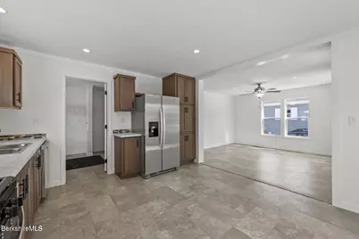 395 Cheshire Rd #106, Pittsfield, MA 01201 - Photo 6