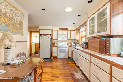 28 Adelaide Ave, Pittsfield, MA 01201 - Photo 6