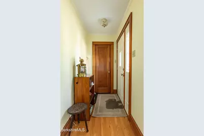 28 Adelaide Ave, Pittsfield, MA 01201 - Photo 4