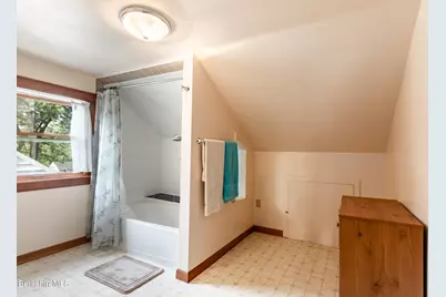 28 Adelaide Ave, Pittsfield, MA 01201 - Photo 18