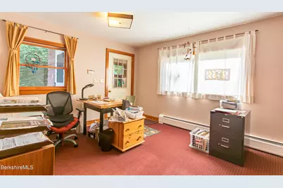 28 Adelaide Ave, Pittsfield, MA 01201 - Photo 8