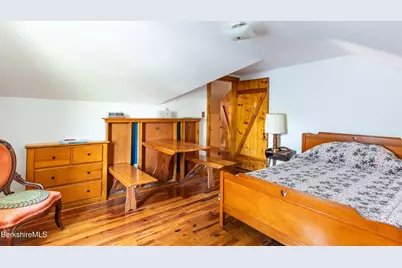 28 Adelaide Ave, Pittsfield, MA 01201 - Photo 16