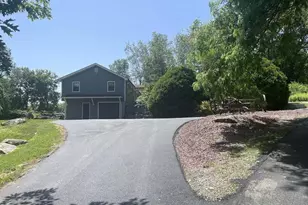 40 Willow Cove Rd, Cheshire, MA 01225 - Photo 2
