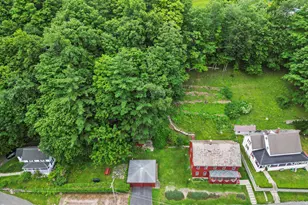 27 Richmond Ln, Adams, MA 01220 - Photo 4