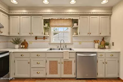 112 Gamwell Ave, Pittsfield, MA 01201 - Photo 26