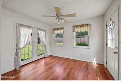 832 East St, Lee, MA 01238 - Photo 16
