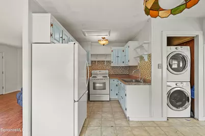 832 East St, Lee, MA 01238 - Photo 12