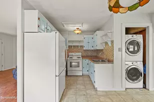832 East St, Lee, MA 01238 - Photo 12