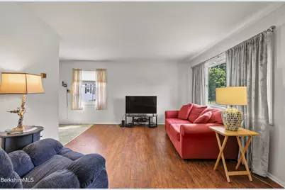 832 East St, Lee, MA 01238 - Photo 8