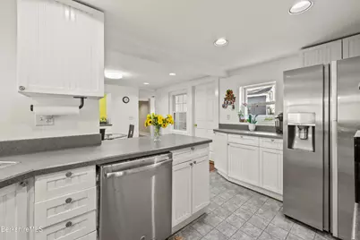 62 Pomeroy Ave, Pittsfield, MA 01201 - Photo 26