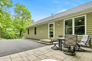 26 Mahkeenac Rd, Stockbridge, MA 01262 - Photo 20
